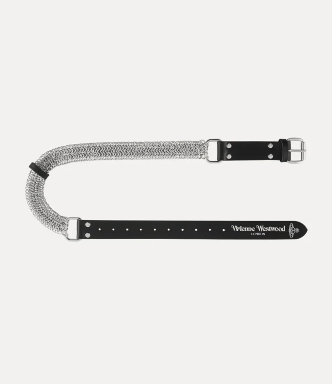 Cinturón de cuero con cadena