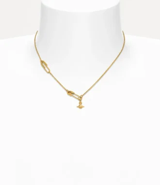 Collar con colgante de imperdible