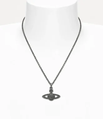 Collar con colgante mini bajorrelieve