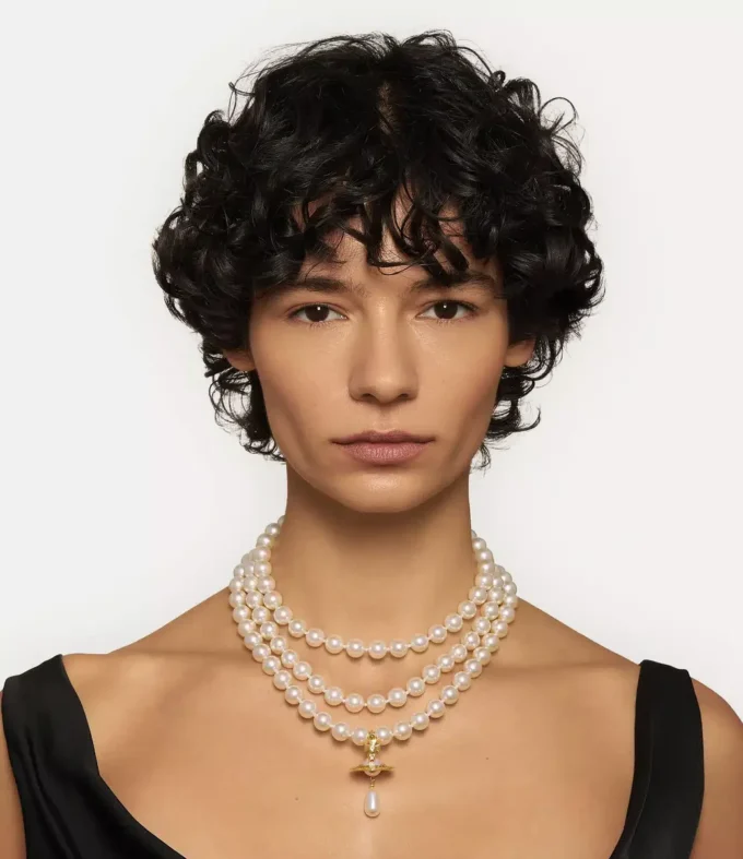 Gargantilla de tres filas con perlas en forma de gota Gargantilla de tres filas con perlas en forma de gota