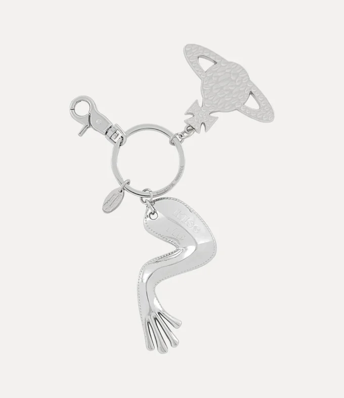 Llavero con charm de pata de rana Llavero con charm de pata de rana